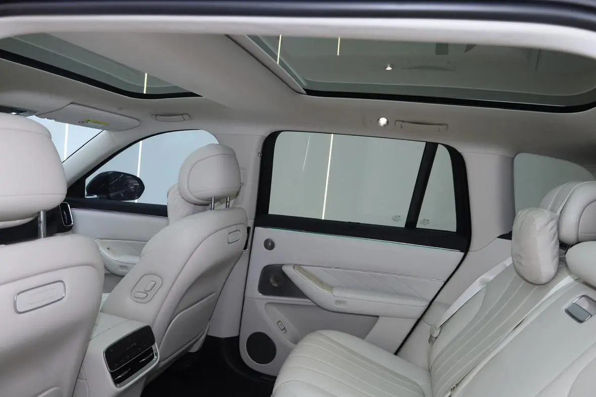 AITO Ask the world M8 Extended range Max five-seater version