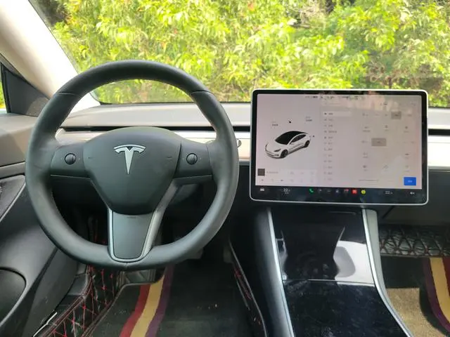 Tesla Model 3 Upgraded version of standard battery life rear drive