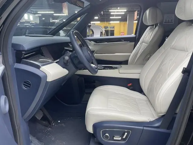 ZEEKR ZEEKR 009 Seven-seater aisle version four-wheel drive 108kWh