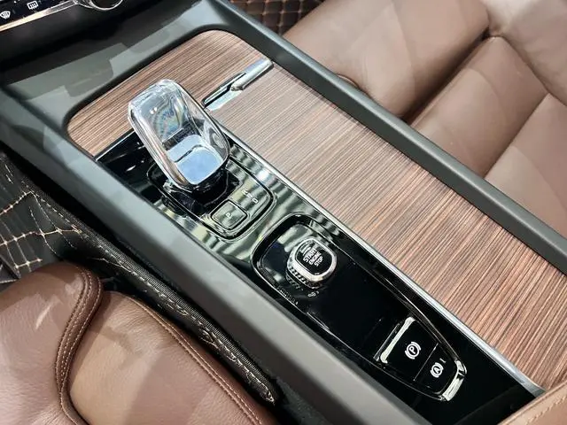 Volvo Volvo XC60 PHEV T8 four-wheel drive long battery life Zhiyuan Deluxe Edition