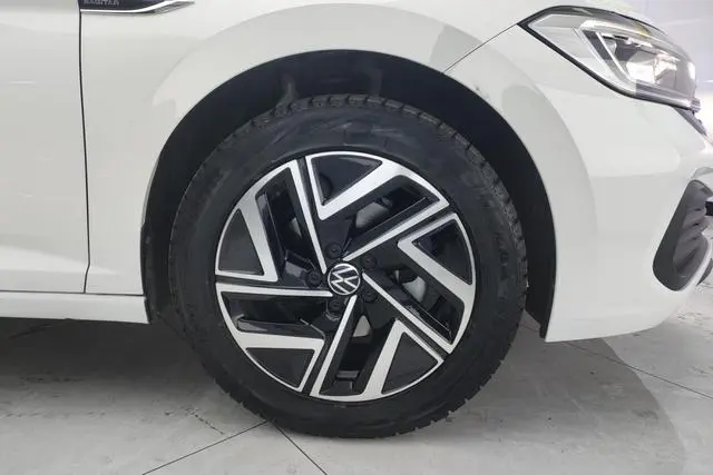 Volkswagen Sagitar 300TSI DSG Flying Edition