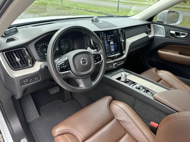 Volvo Volvo XC60 PHEV T8 E-drive Hybrid Zhizun Deluxe Edition Country V
