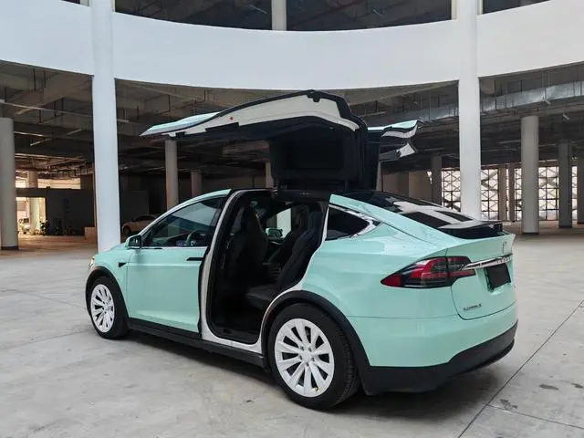 Tesla Model X 90D