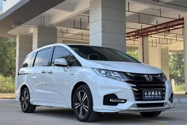 Honda Odyssey 2.0L Rui*Zhixiang Edition