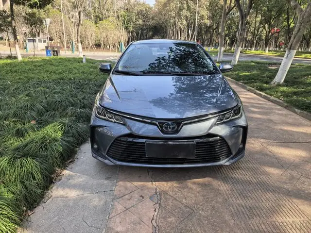 TOYOTA Corolla Dual engine 1.8L E-CVT Elite Edition