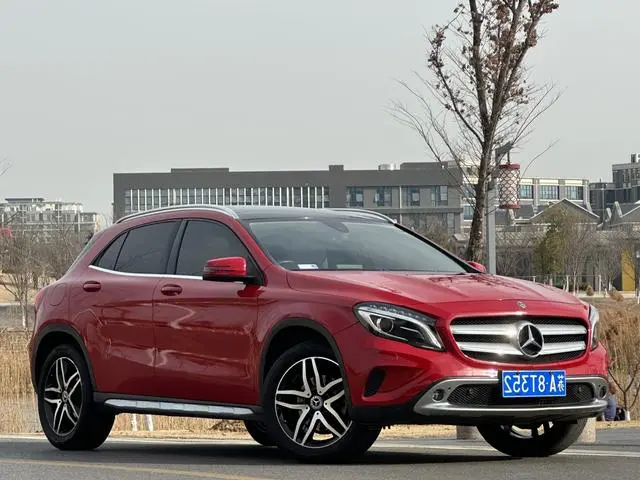 Mercedes-Benz Mercedes-Benz GLA GLA 200 fashion type