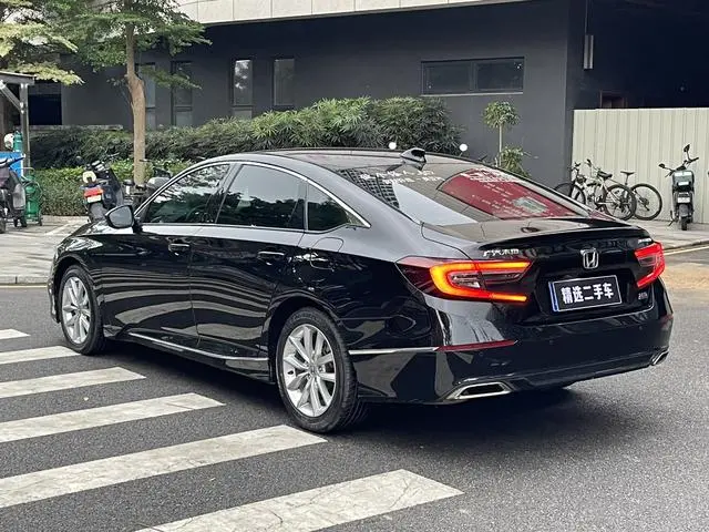 Honda Accord 260TURBO Deluxe Edition