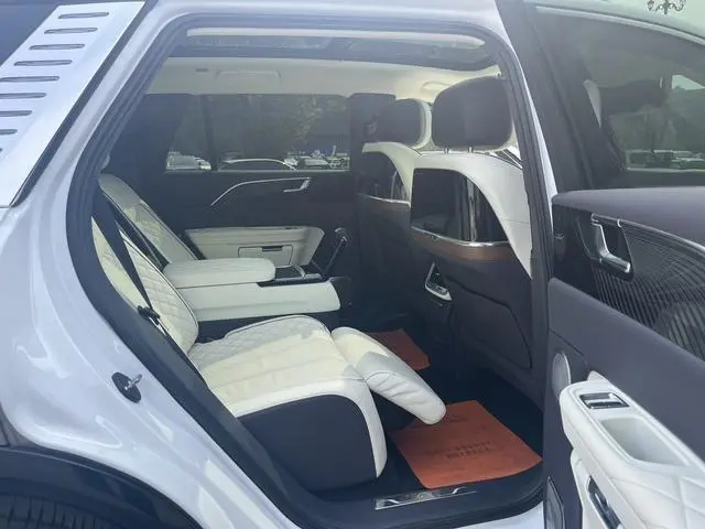 Hongqi Hongqi E-HS9 510km flag collar version four seats