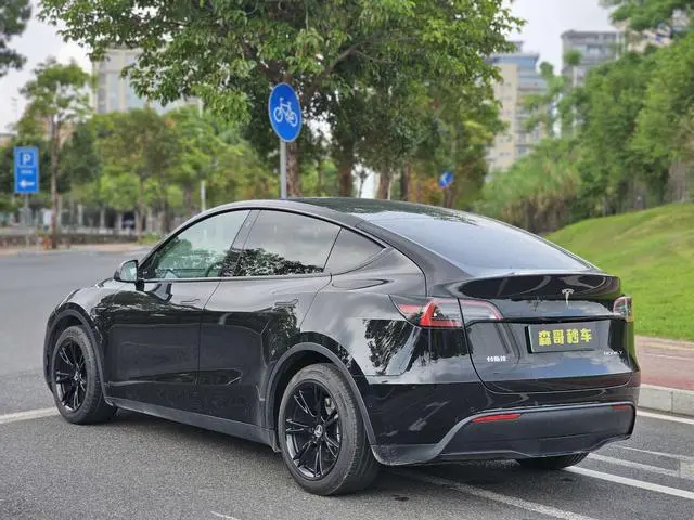 Tesla Model Y Standard battery life, rear-wheel drive version