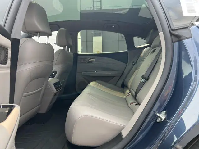 Geely Galaxy Galaxy Sparkle 8 PHEV 130km EM-P Starship Version