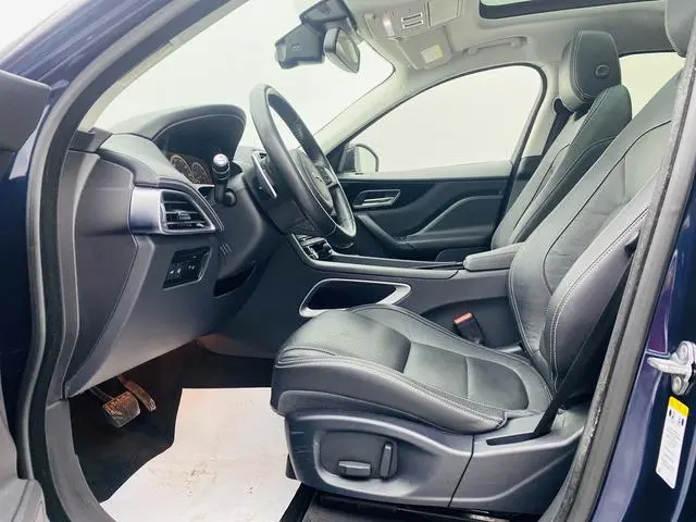 Jaguar Jaguar F-PACE 2.0T four-wheel drive R-Sport sports version