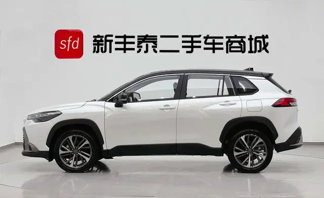 TOYOTA Fenglanda 2.0L CVT Deluxe PLUS Edition