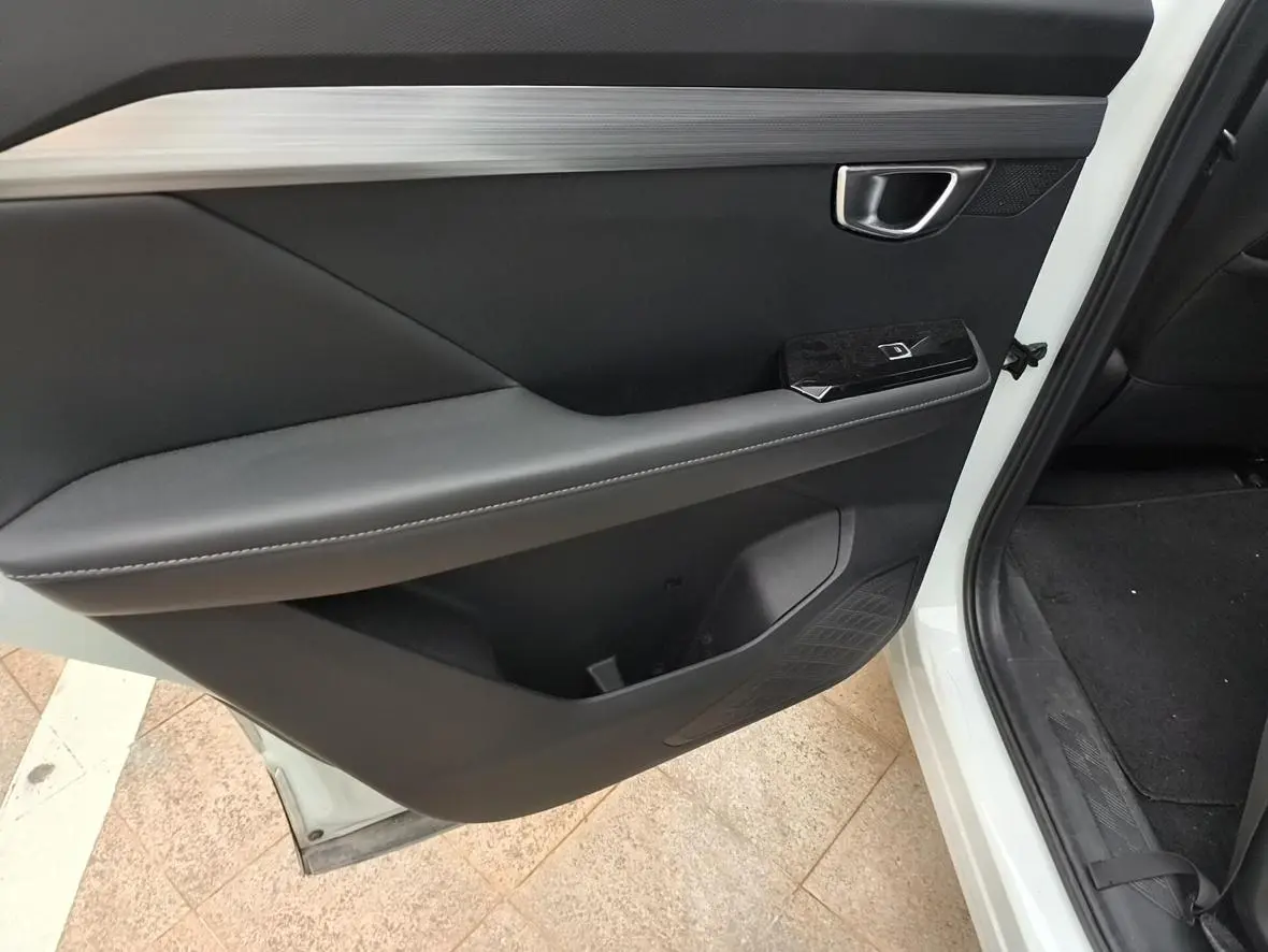 Wuling Wuling Xingchen 2.0L DHT electric speed model