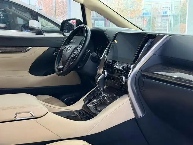 TOYOTA Wilfa Crown Dual Engine 2.5L HV Premium Edition