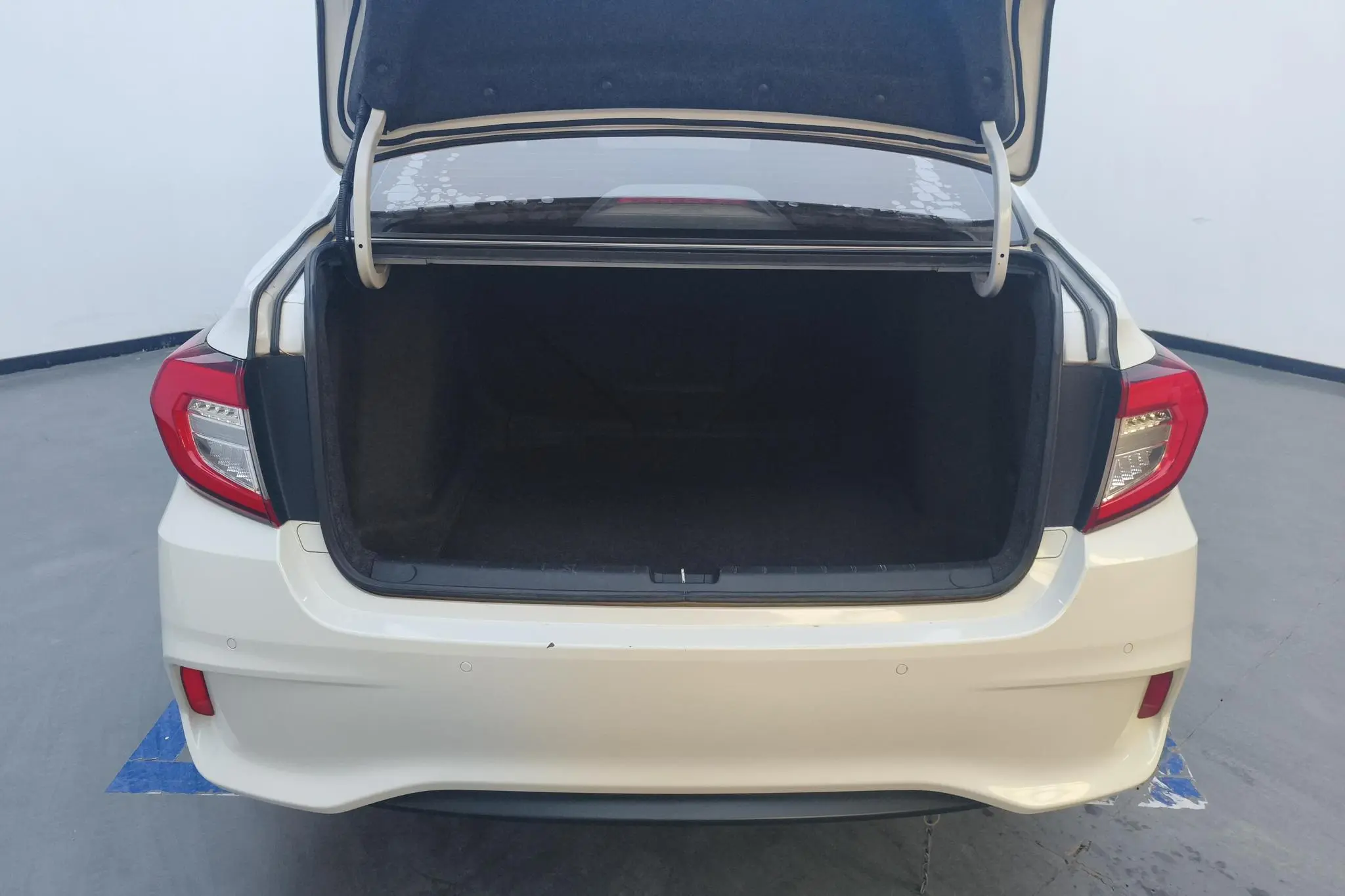 Honda Enjoy domain 180Turbo CVT Enjoy Edition Country VI