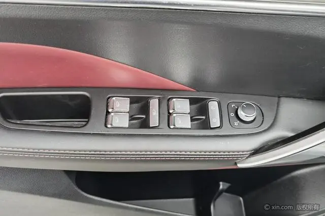 Geely Binyue Sports 260T DCT Ranger Country VI