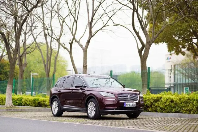 Lincoln Adventurer 2.0T two-wheel drive Zunyue Edition