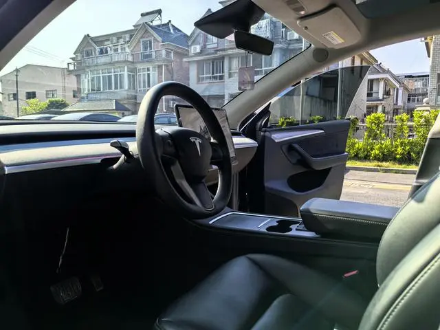 Tesla Model Y Rear-wheel drive version