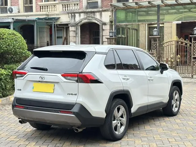 TOYOTA RAV4 Rongfang 2.0L CVT two-wheel drive fashion version