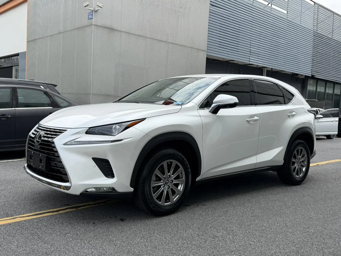 Lexus Lexus NX 200 front drive Fengyi Edition Country VI