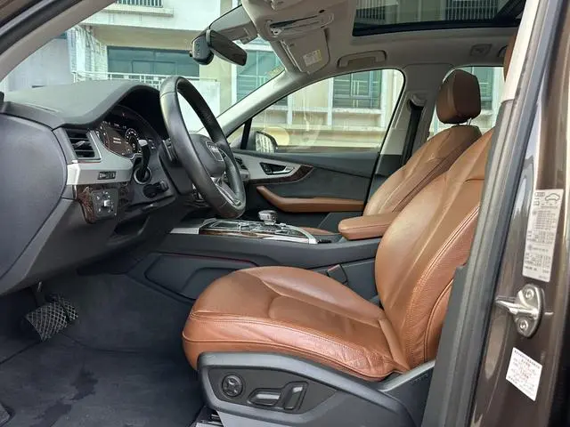 Audi Audi Q7 55 TFSI S line sporty