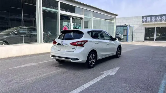 Nissan TIIDA 1.6L CVT Smart Travel Edition