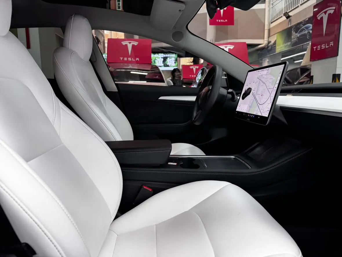 Tesla Model 3 Upgraded version of standard battery life rear drive