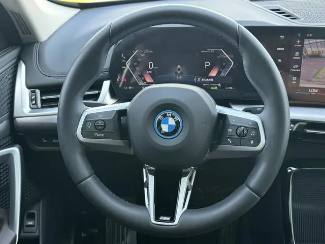 BMW BMW iX1 eDrive25L M sports suit
