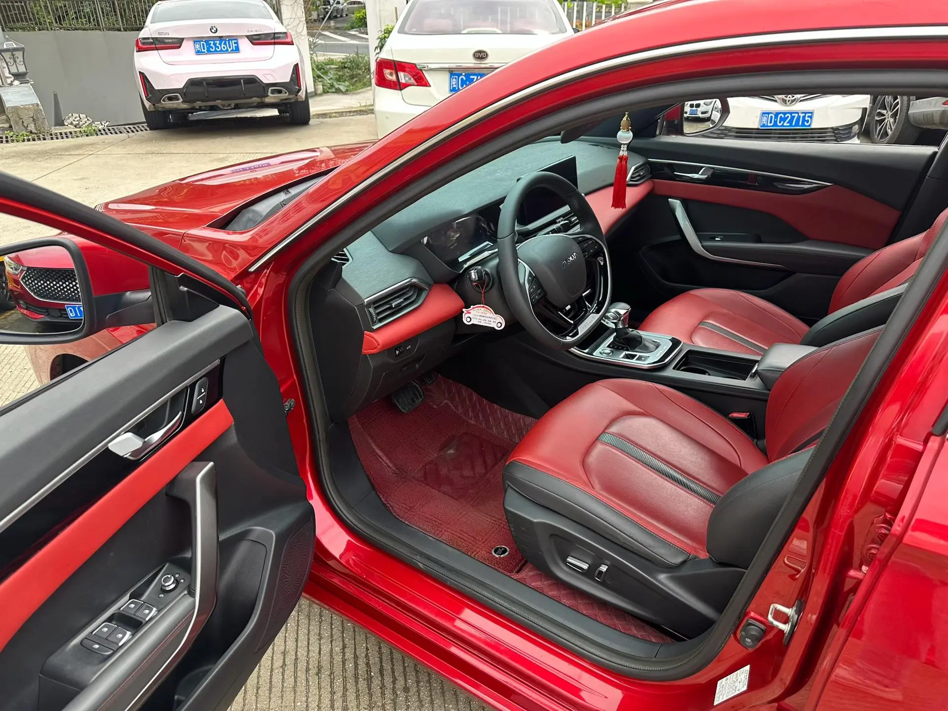 Dongfeng Fengshen Yi Hyun 230T automatic dazzling version