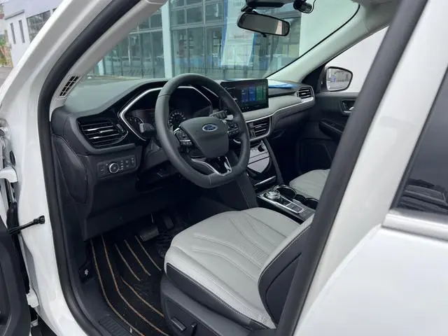Ford Ruiji EcoBoost 245 two-wheel drive Yaoxiang model