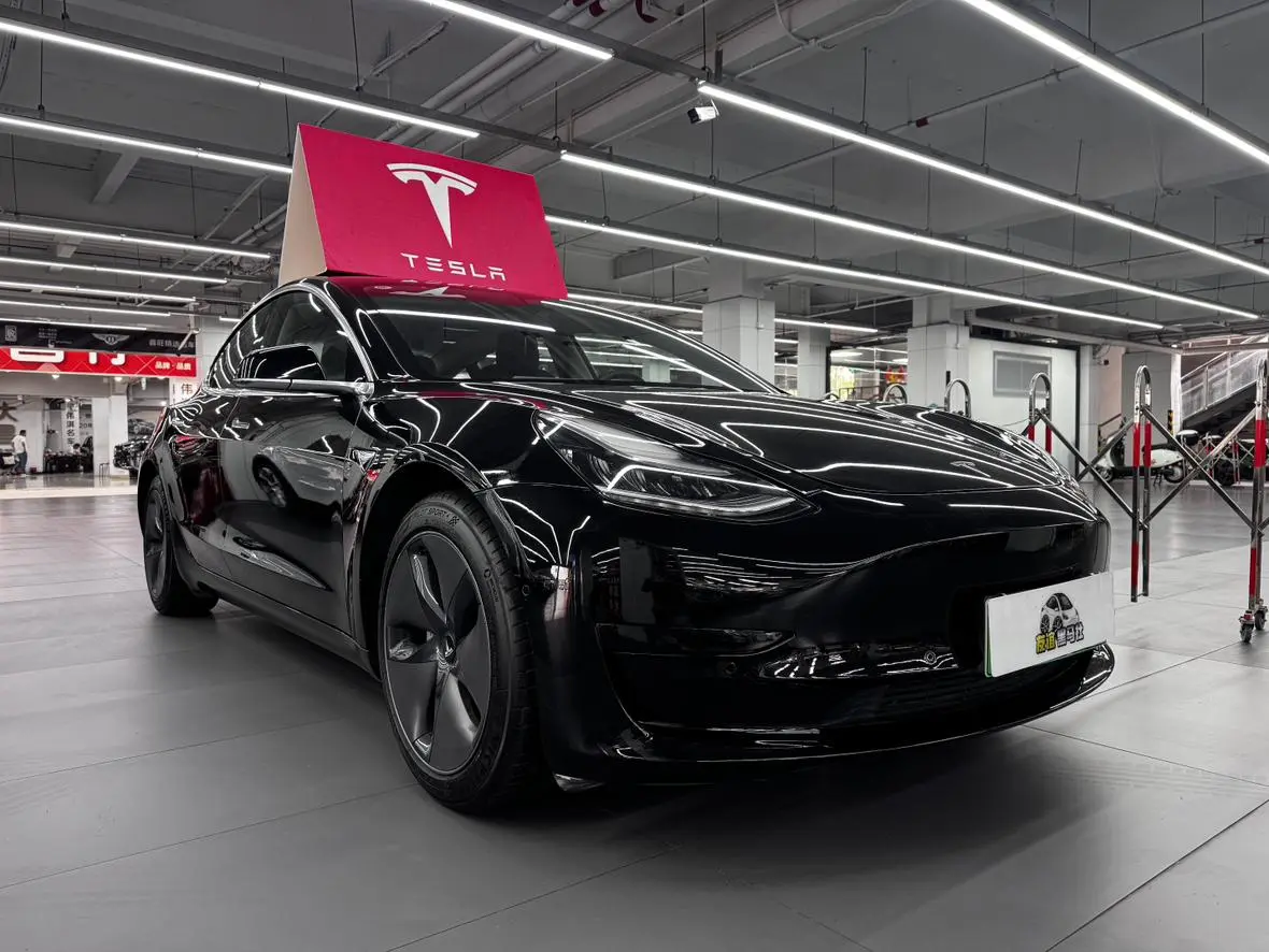 Tesla Model 3 Upgraded version of standard battery life rear drive
