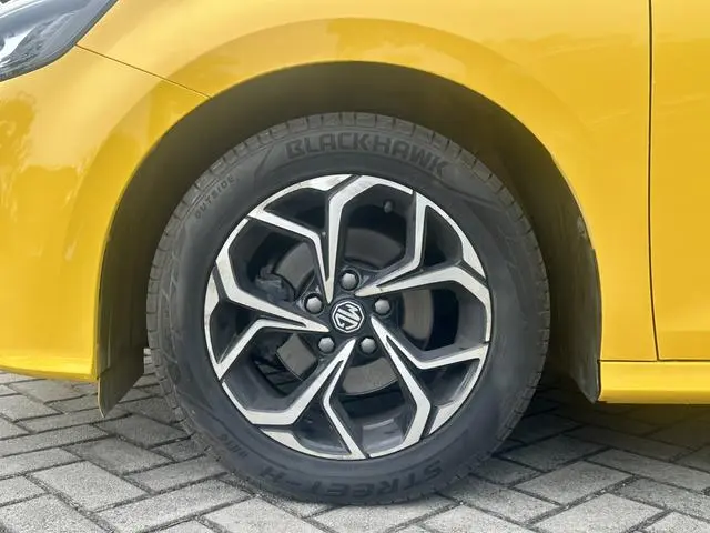 MG MG5 180DVVT Manual Youth Deluxe Edition