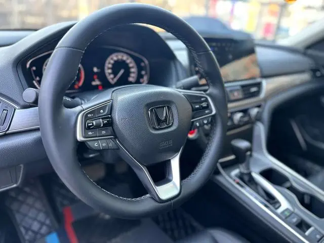 Honda Accord 260TURBO Deluxe Edition