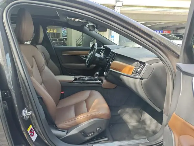 Volvo Volvo S90 PHEV T8 E-drive Hybrid Zhiyi Deluxe Edition