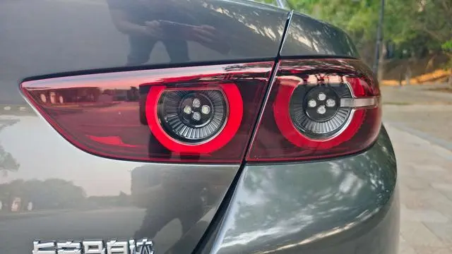 Mazda Mazda 3 Angkesaila 2.0L automatic premium version