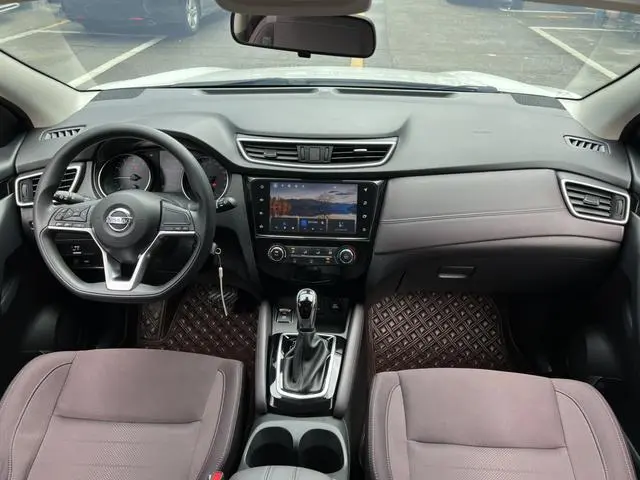 Nissan Qashqai 2.0 L XV Smart Edition
