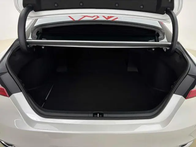 TOYOTA Camry 2.0GVP Leading Edition