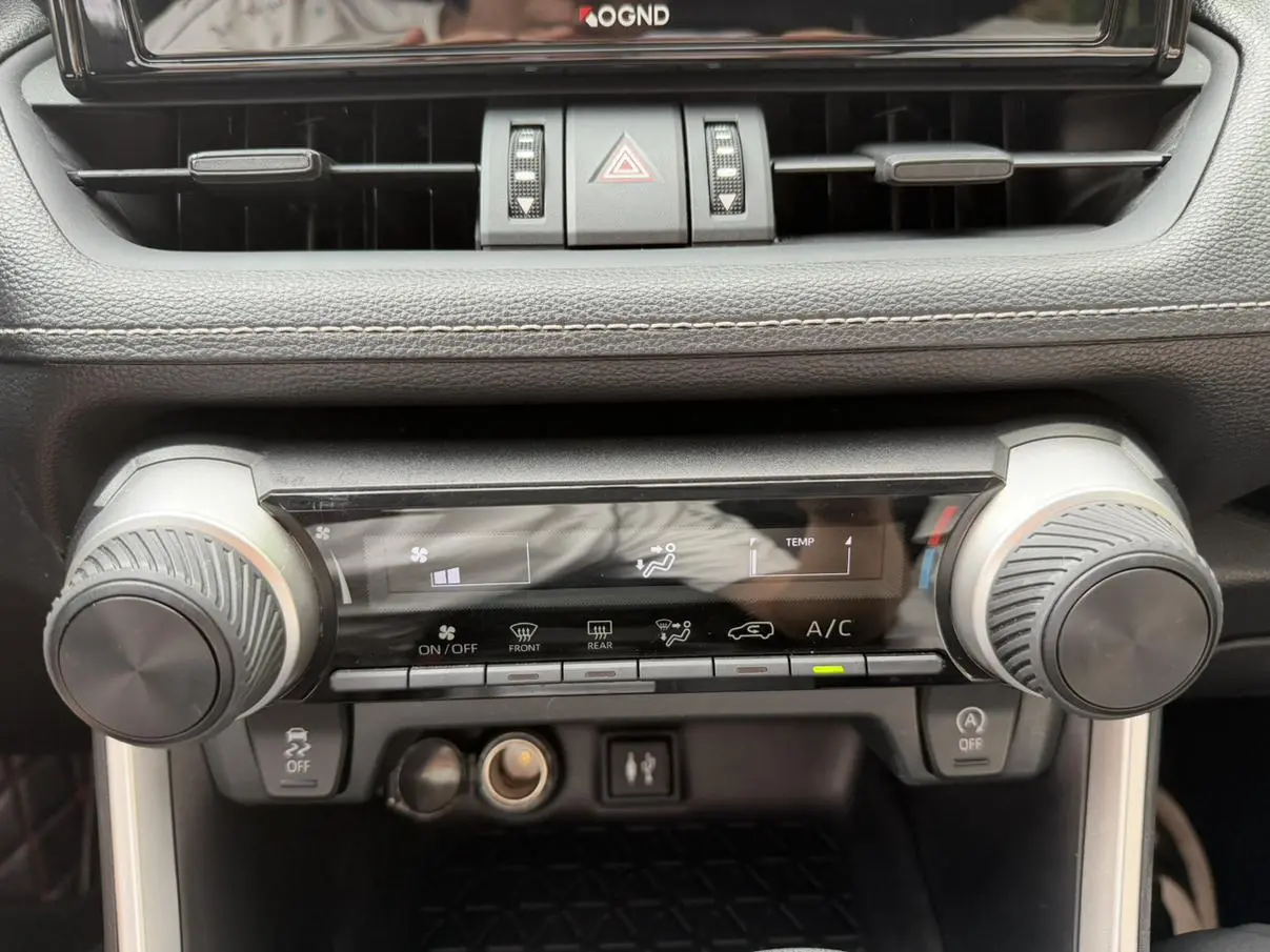 TOYOTA Wilanda 2.0L two-wheel drive leading version