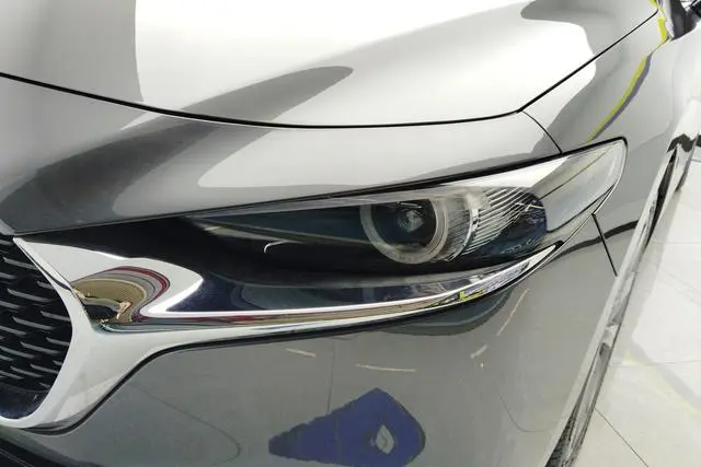 Mazda Mazda 3 Angkesaila 2.0L automatic premium version