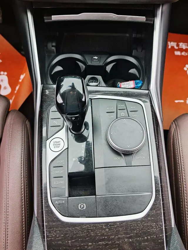 BMW BMW 3 Series Facelift 325Li M sports suit