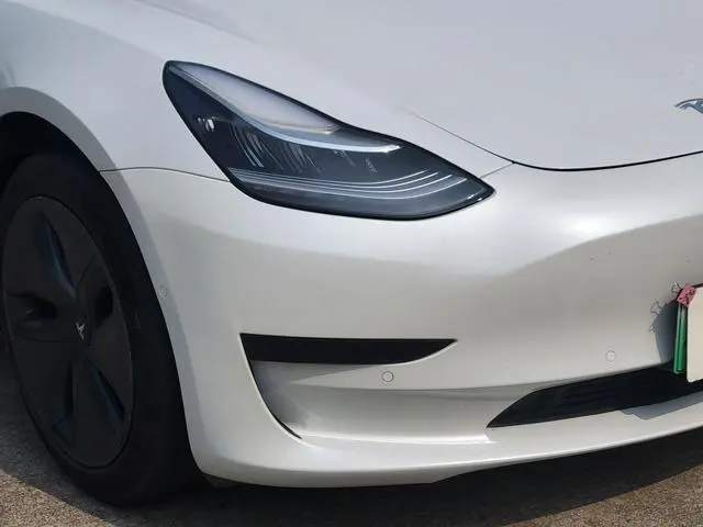 Tesla Model 3 Upgraded version of standard battery life rear drive