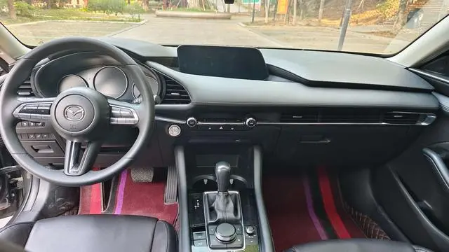 Mazda Mazda 3 Angkesaila 2.0L automatic premium version