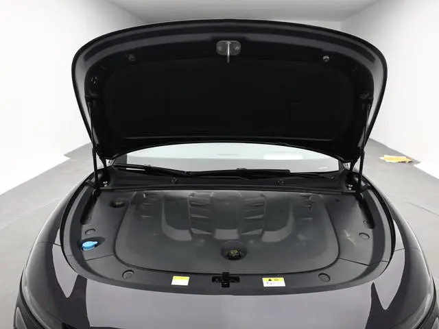 VOYAH Lantu chasing light PHEV Ultra-long battery life, four-wheel drive ultimate edition