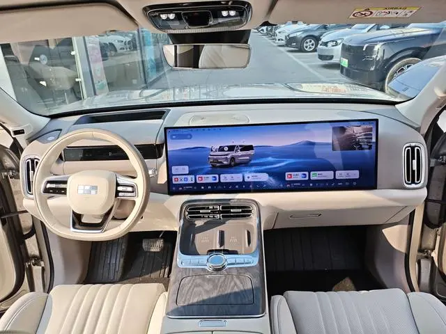 Geely Galaxy Galaxy M9 210km four-wheel drive pilot version