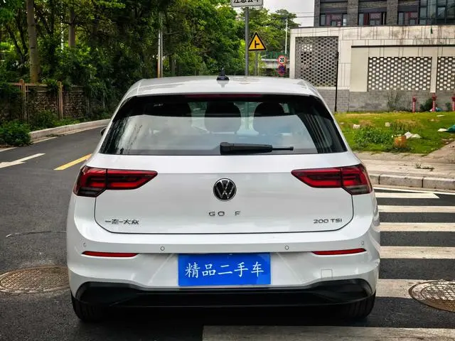 Volkswagen golf 200TSI DSG