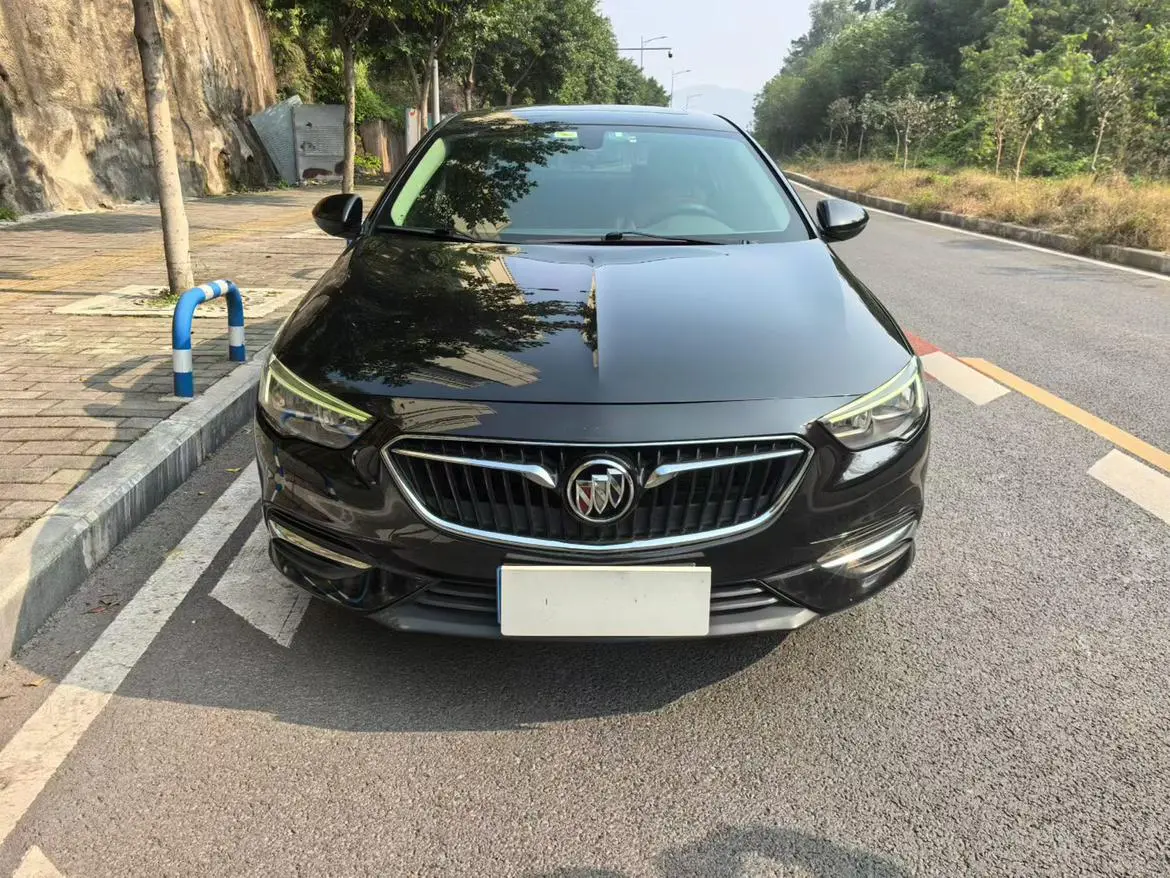 Buick Regal 20T Elite Country VI