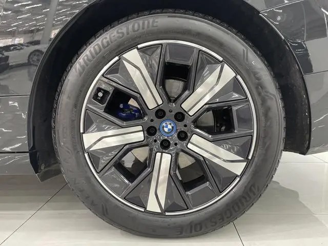BMW BMW iX xDrive40
