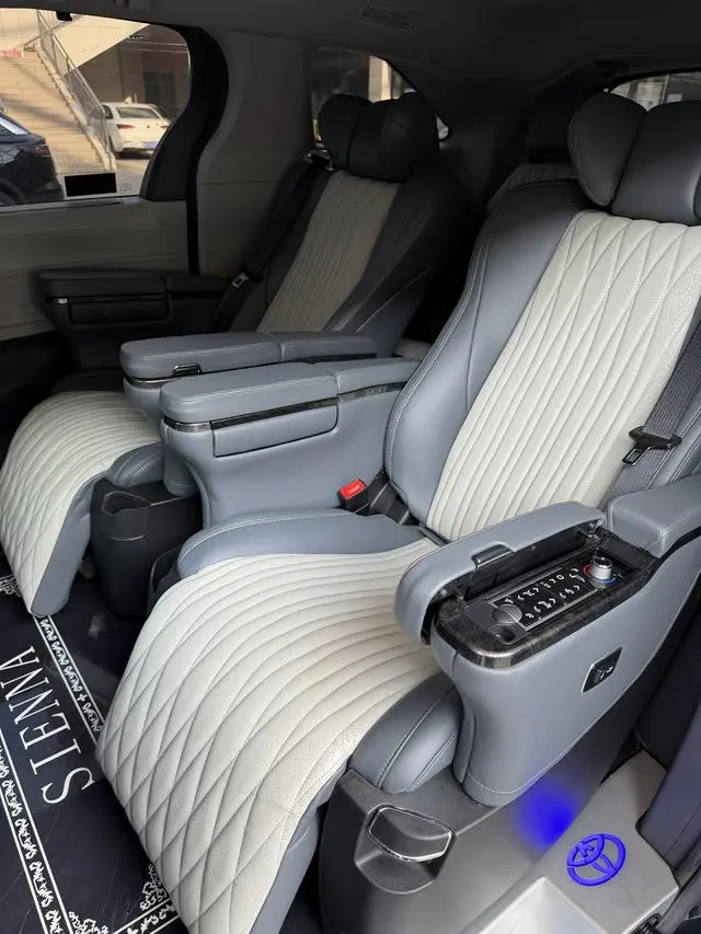 TOYOTA Saina 2.5L Hybrid Deluxe Edition