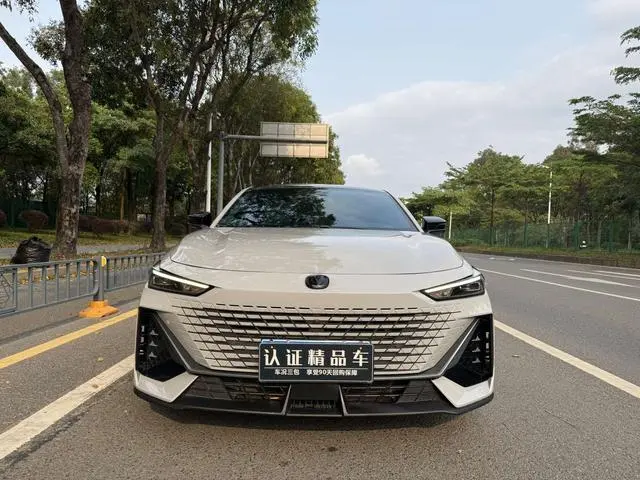Changan Changan UNI-V 1.5T premium type