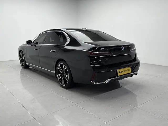 BMW BMW i7 eDrive50L Exclusive M Sports Suit